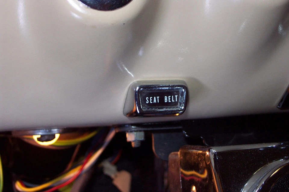 66047d1239117771-1966-mustang-deluxe-seat-belts-seat-belt-light.webp