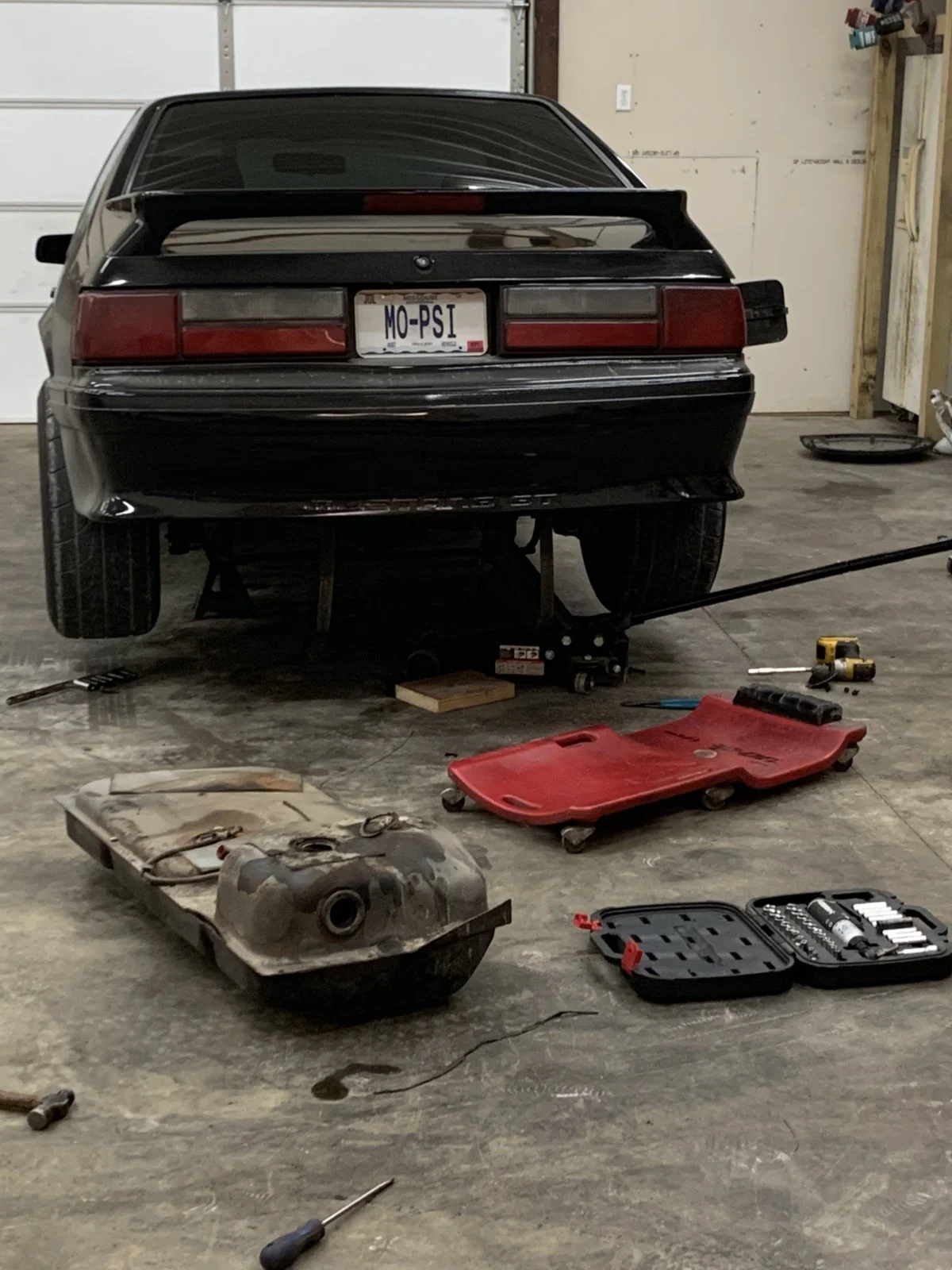 630932
