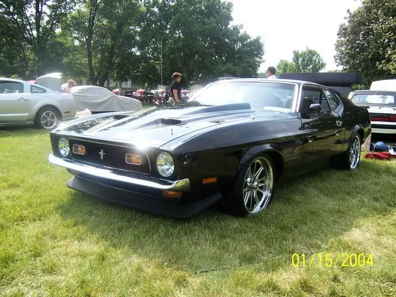 72Mustang-ProTouring_03.webp
