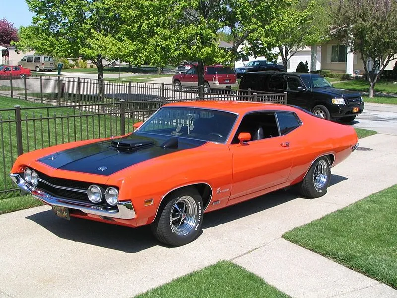 800px-1970_ford_torino_cobra_sportsroof_chiolero.webp