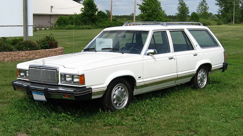 800px-1982_Mercury_Cougar_GS_wagon.webp
