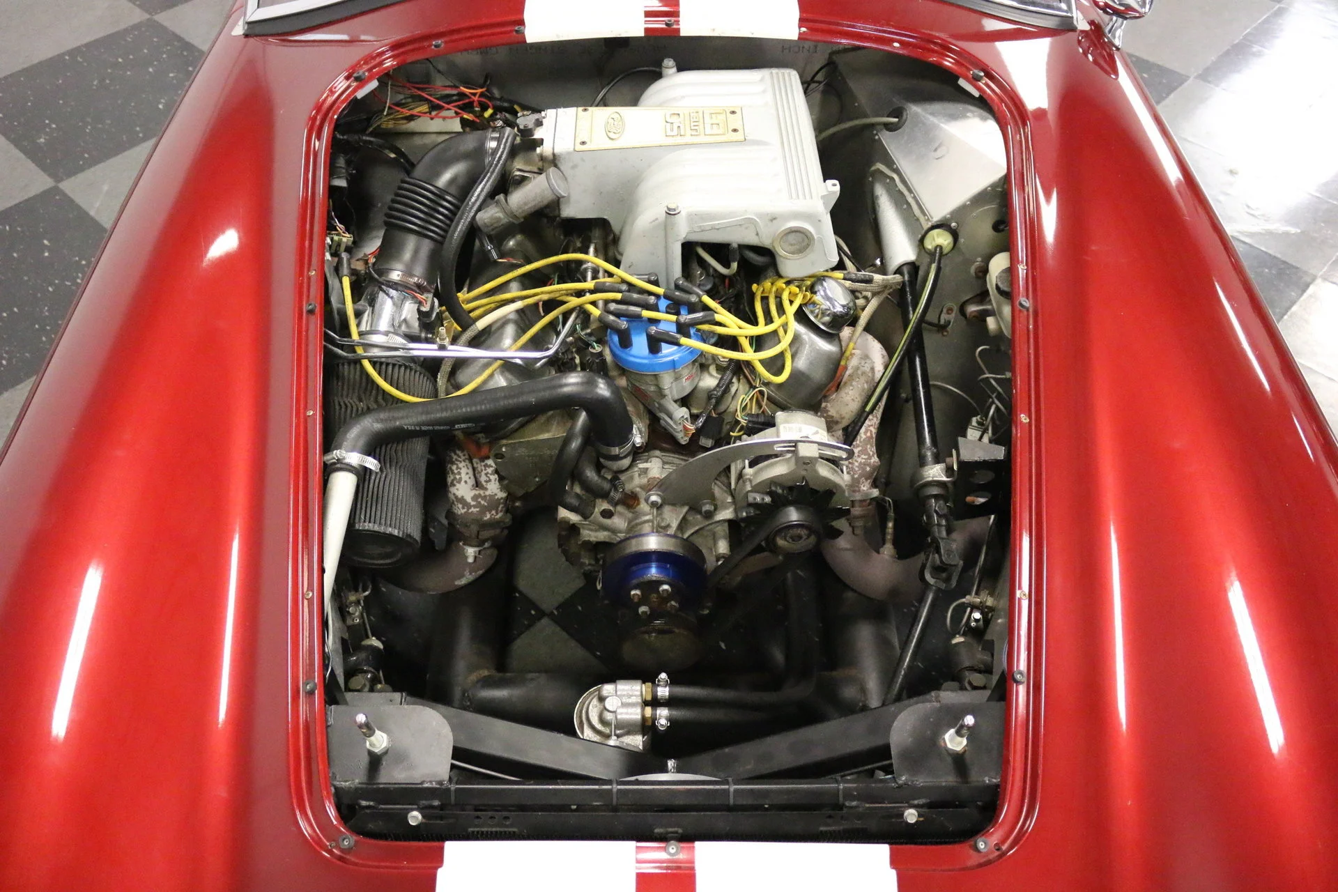 825823161a1fb3_hd_1965-shelby-cobra-replica.webp