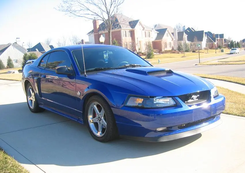 8554-2004-Ford-Mustang.webp