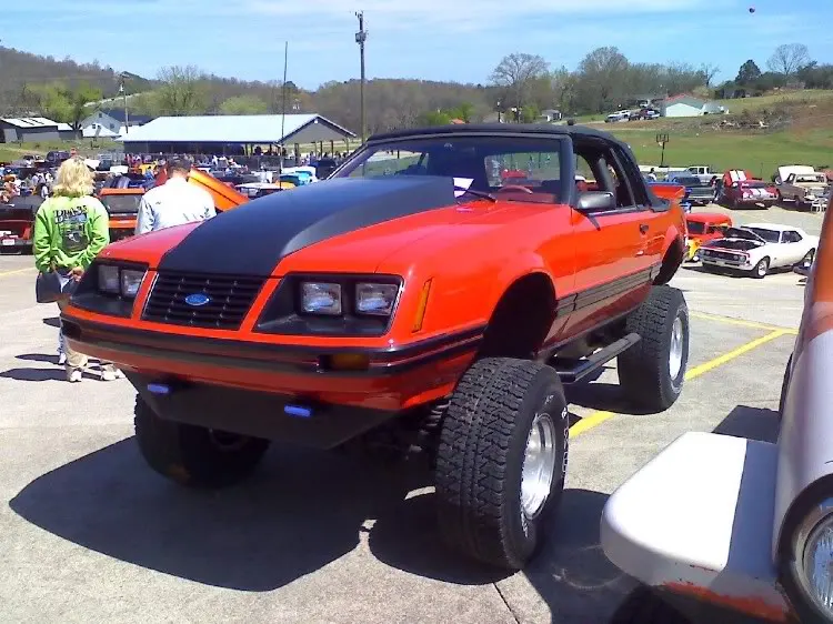 85MustangGTConv4X4.webp
