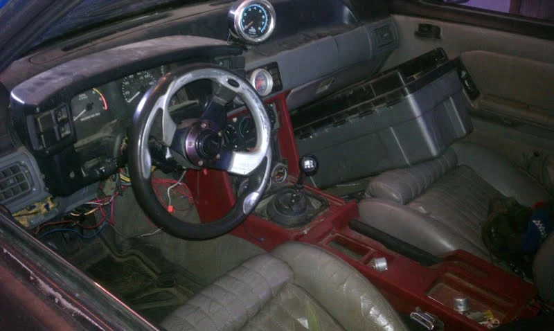 87 fox interior.webp