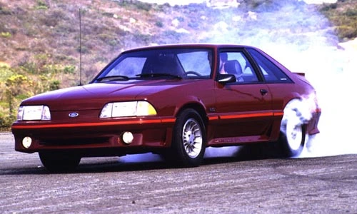87_MustangGT_Pic1.webp