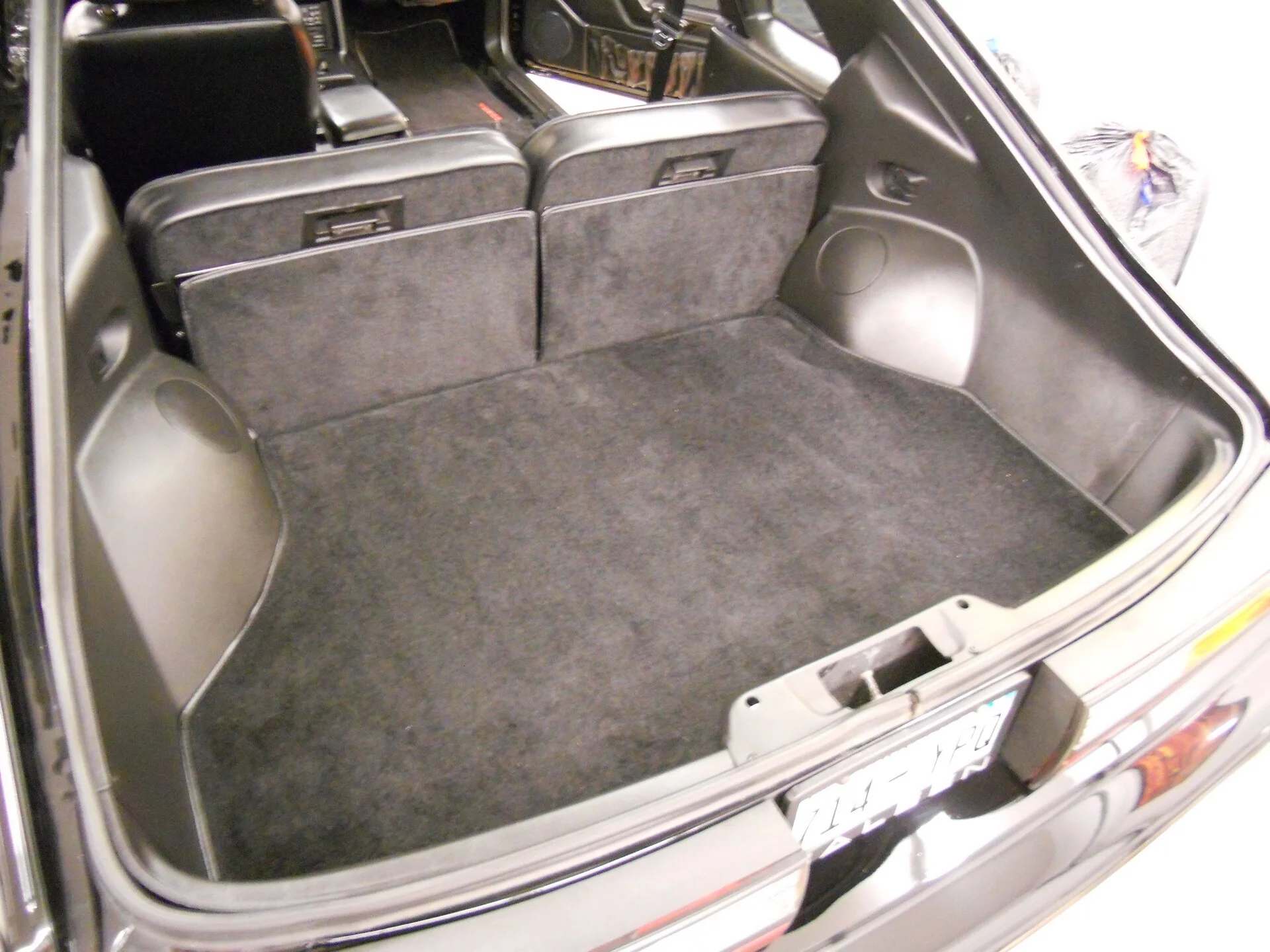 88 T-top Interior (127).webp