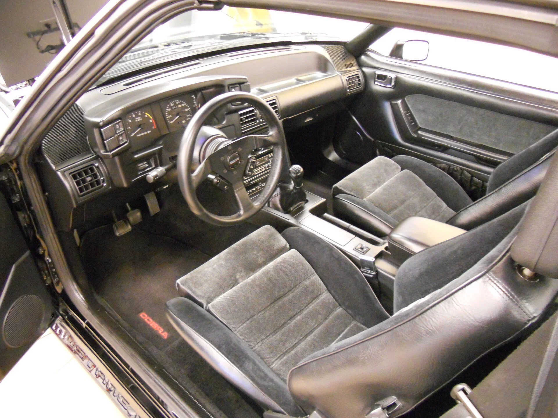 88 T-top Interior (137).webp