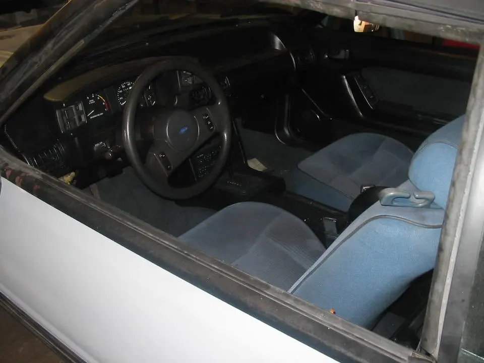 88mustangbodywork142.webp