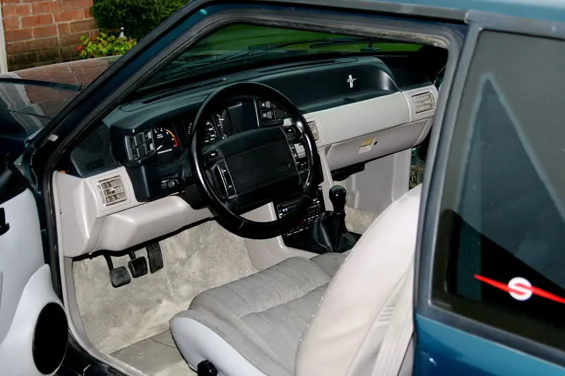 92lx_interior01.webp