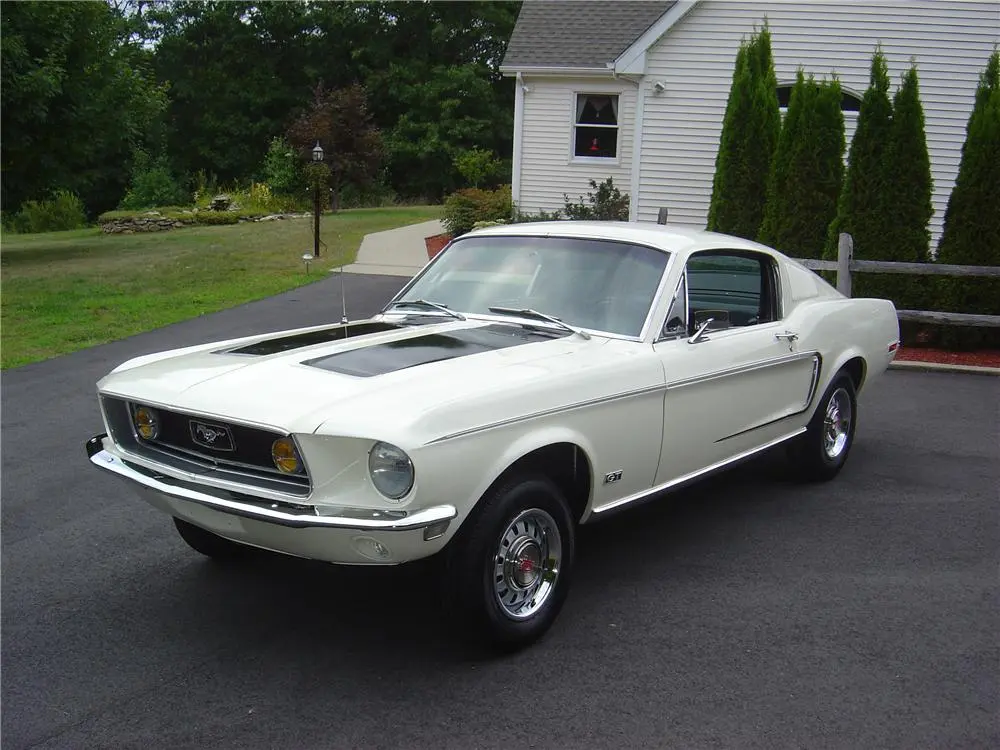 93493_Front_3-4_Web.webp