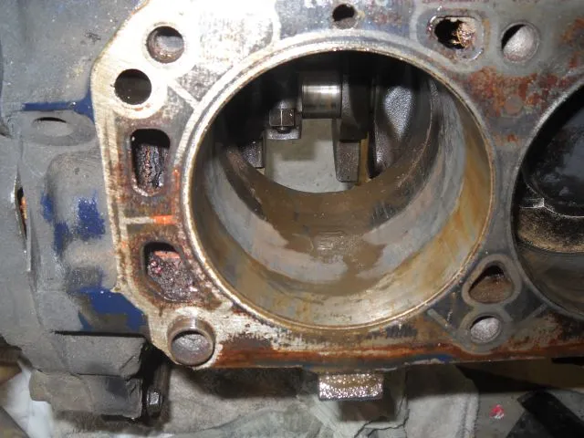 96955d1272092628-mud-4-cylinder-302-v8-emptycylinder.webp
