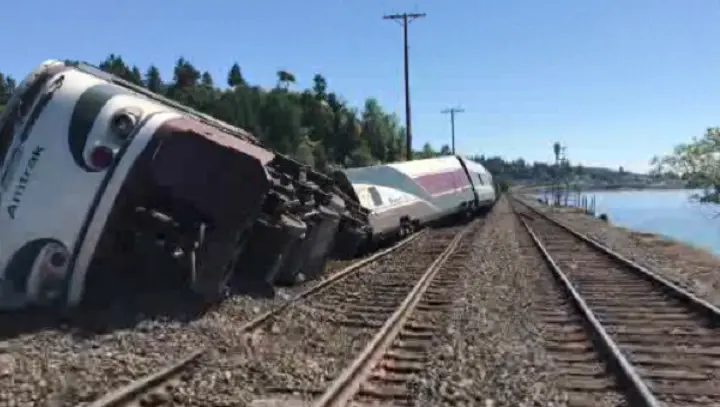 amtrak-derailment.png