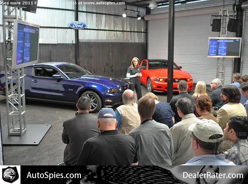 auto-show-photos.webp