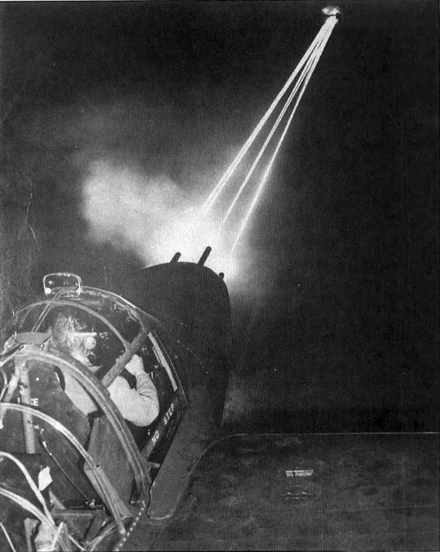 b17d107b2671ffb69aadb3a0e67bbb62--lightning-aircraft-machine-guns.webp
