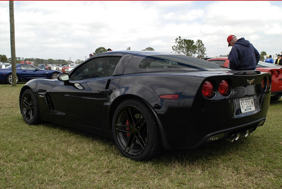 black-c6-z06.webp