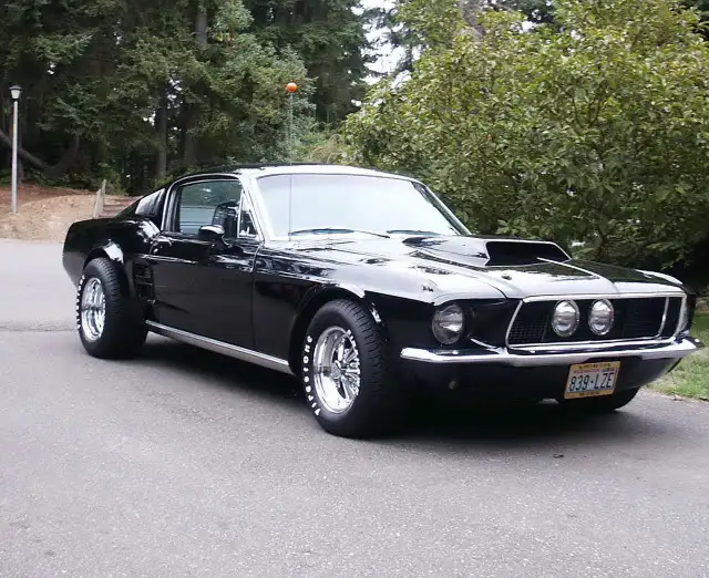 Blackmstgdriveway.webp