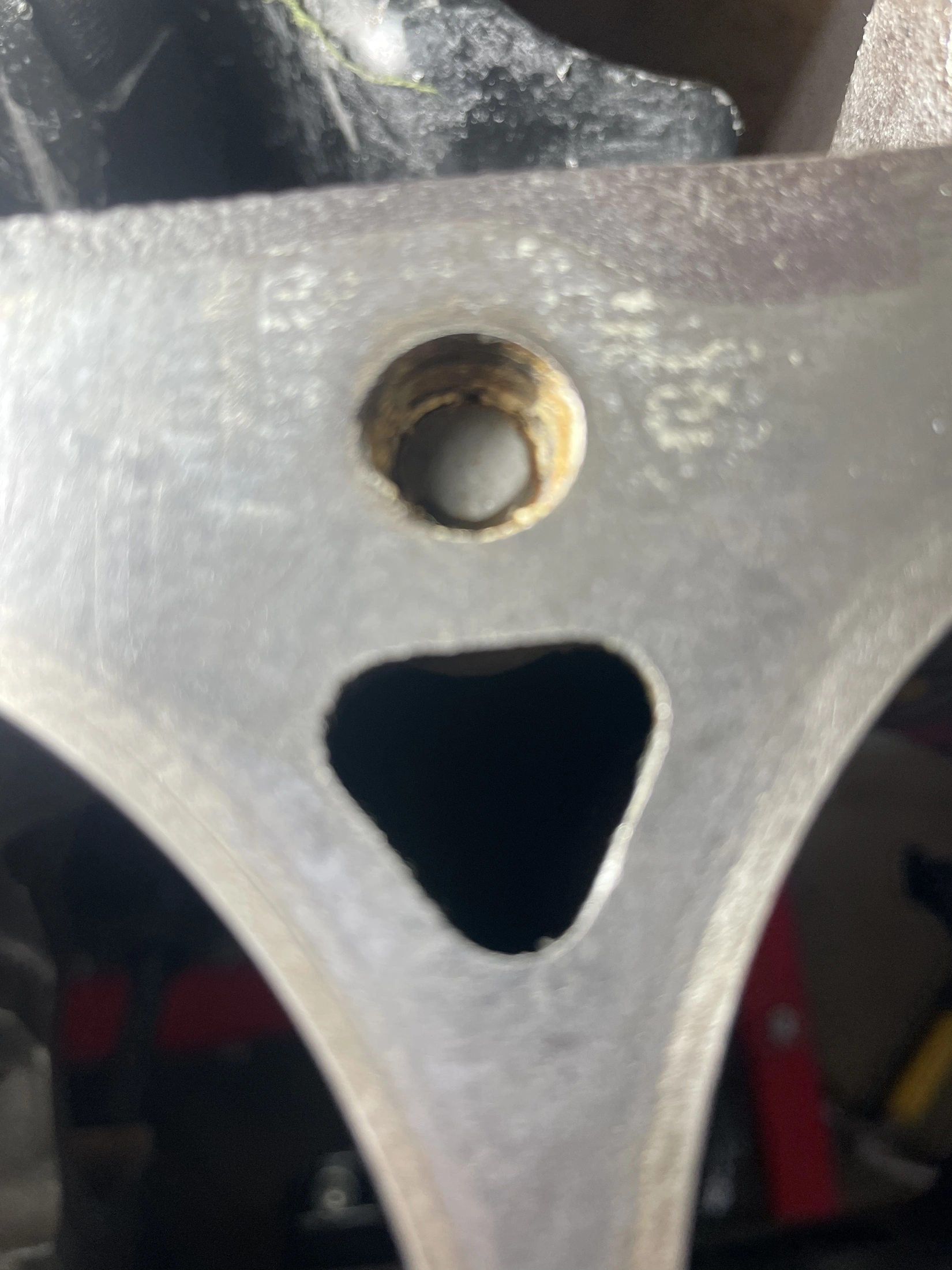 Broken head stud.webp