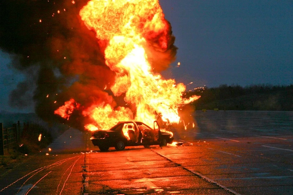 CarBang_Explosion05.webp
