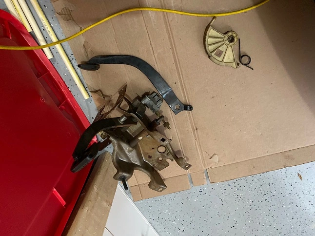 clutchPedalParts.jpg
