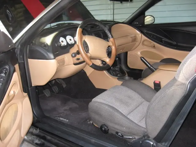 cobra_interior_3.webp