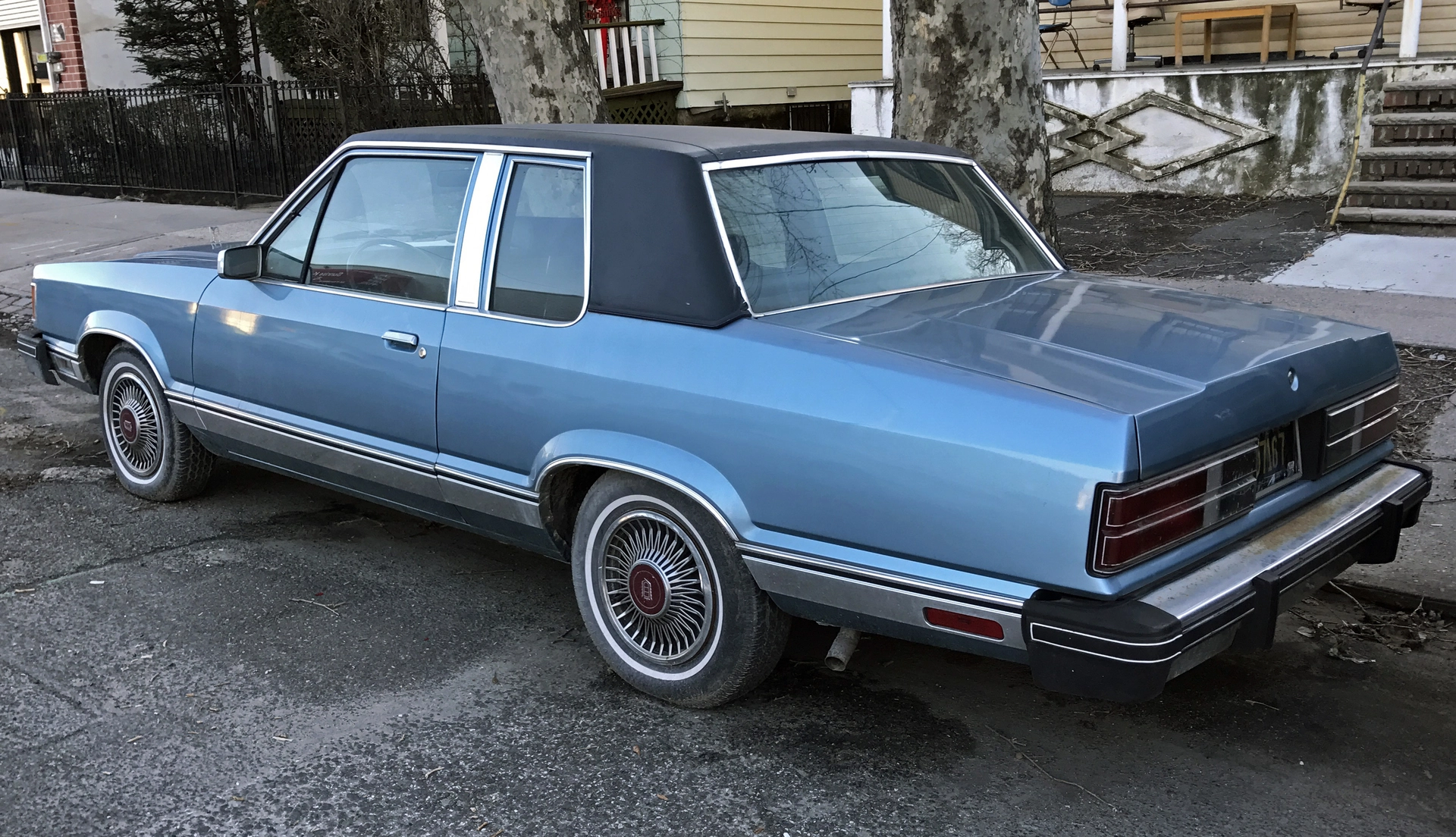 d_Granada_coup%25C3%25A9%252C_rear_left_(Flushing).webp