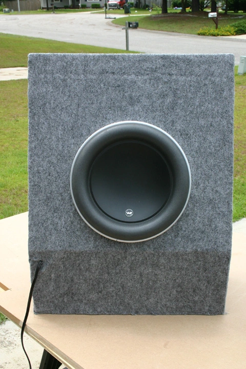 dan_stereo_024aaa.webp