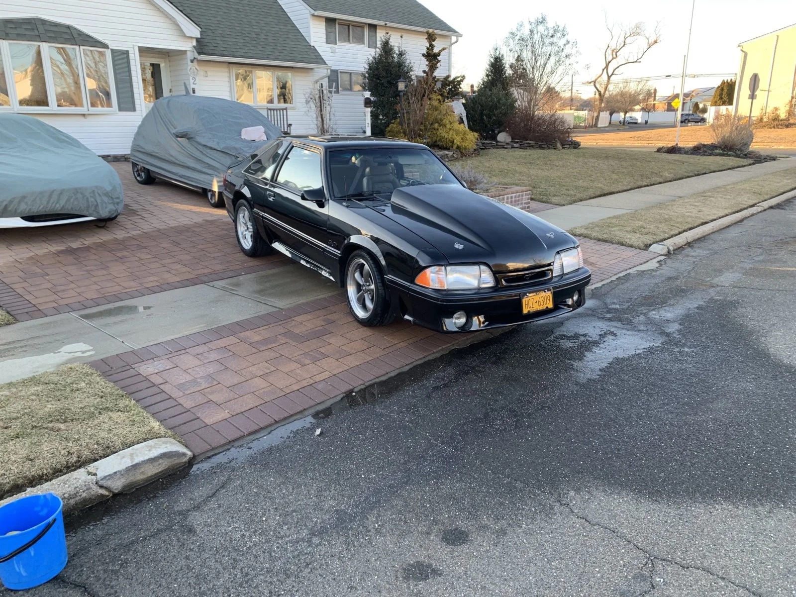 633299