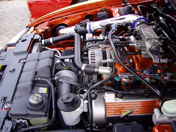 engineshot_04.webp