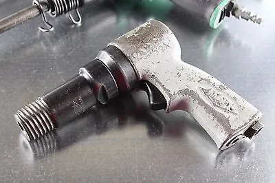 eumatic-air-hammers-pair-model-270-speedaire-includes-8-chisels-0279c1be29870c3385b4af18f82fd...webp