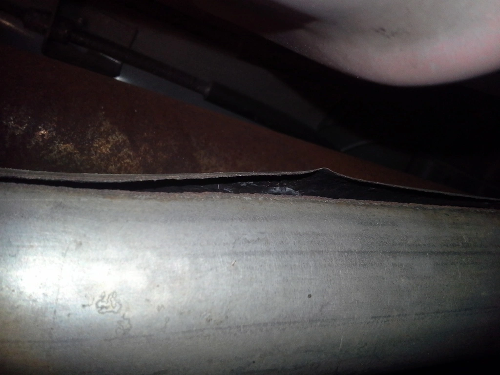 exhaust%20crack.webp