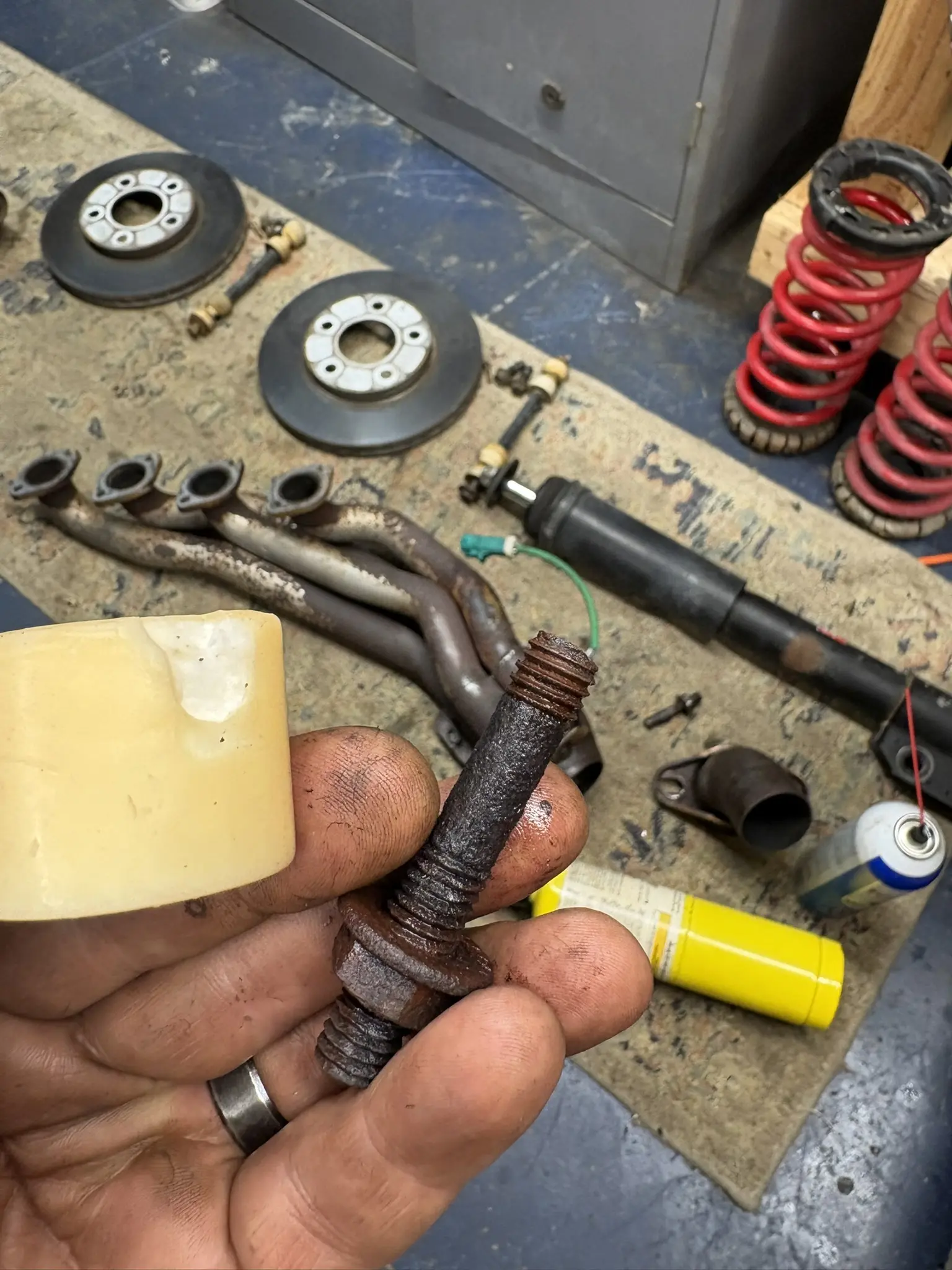 exhaust bolts1.webp