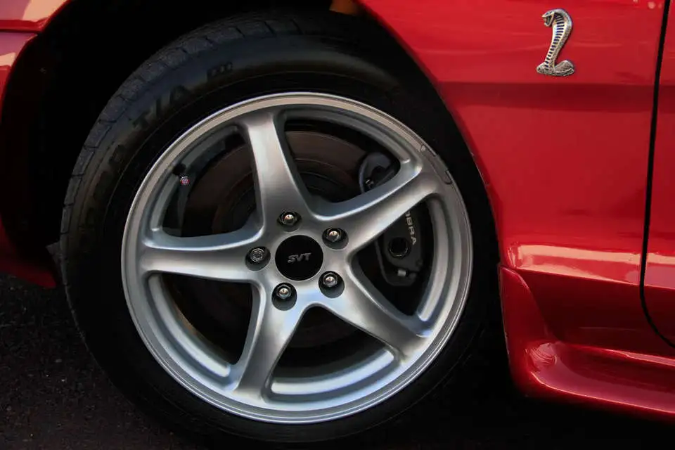 Exterior_Front_DS_tire.webp