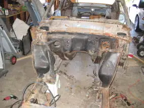 fenderapronsandcowlremoved.webp