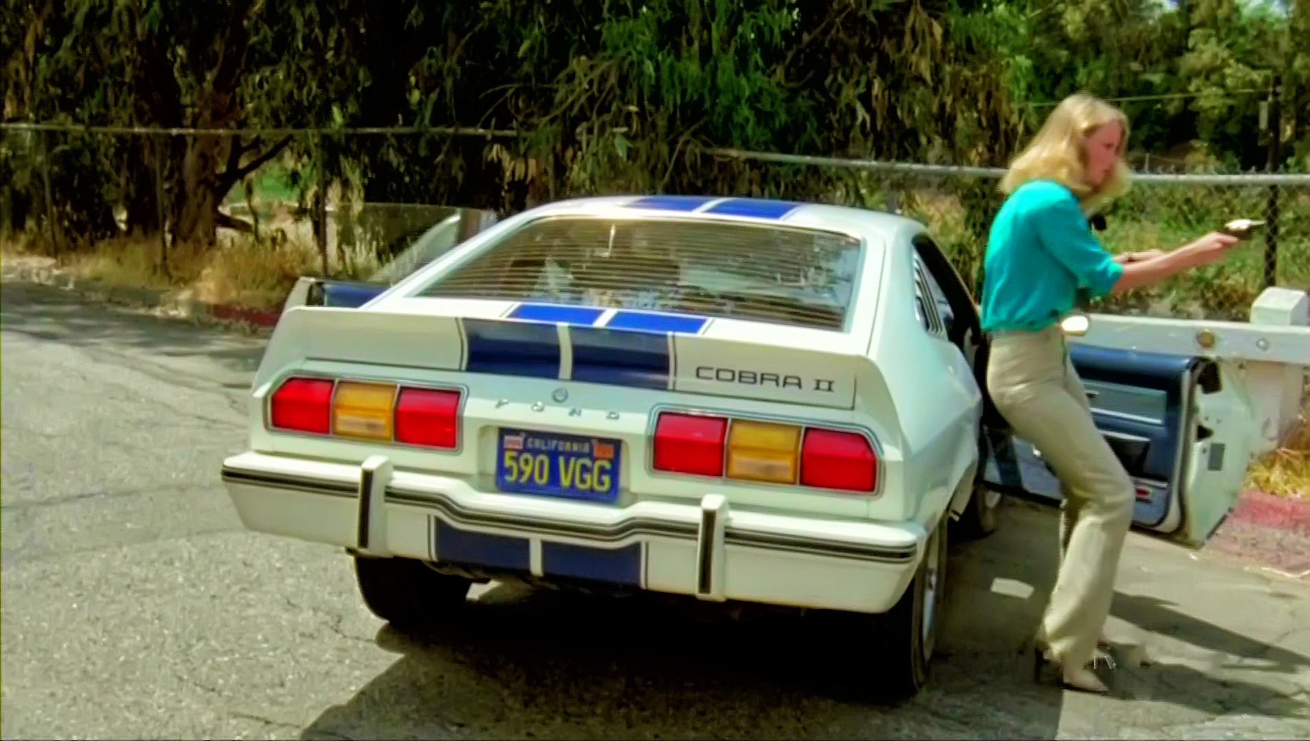 ford-mustang-1976-charlies-angels-07.jpg