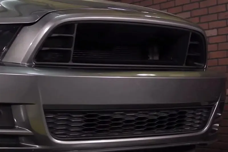 ford-mustang-cdc-performance-grille-installation-2013-14_9689.webp