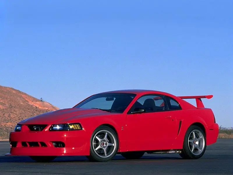 ford-mustang-cobra-r-04.webp