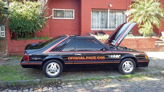 ford-mustang-oficial-pace-car-2.webp