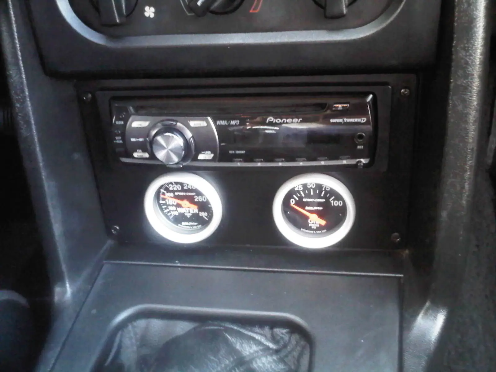 GAUGE INSTALL-2.webp