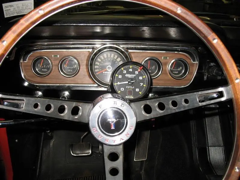 GT_tach_dashMedium.webp