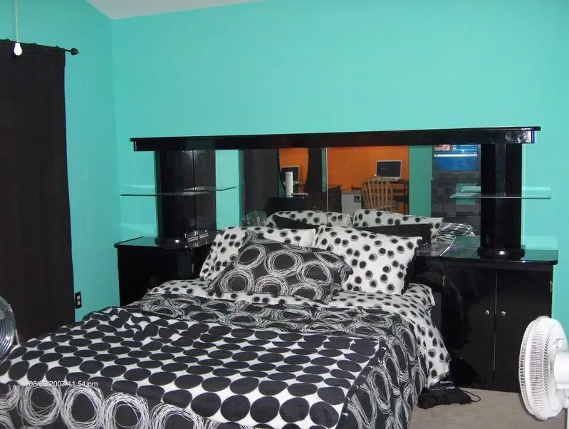 house001.webp