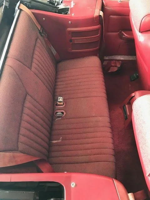 628043