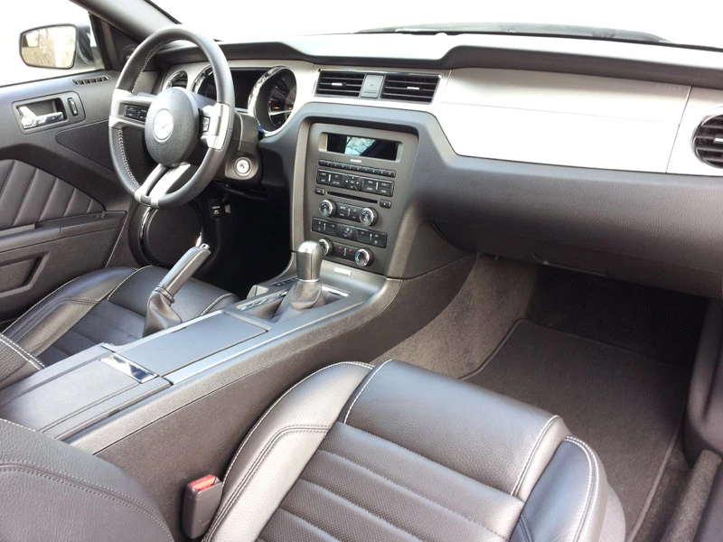 interior_right_zpsbfc75129.webp