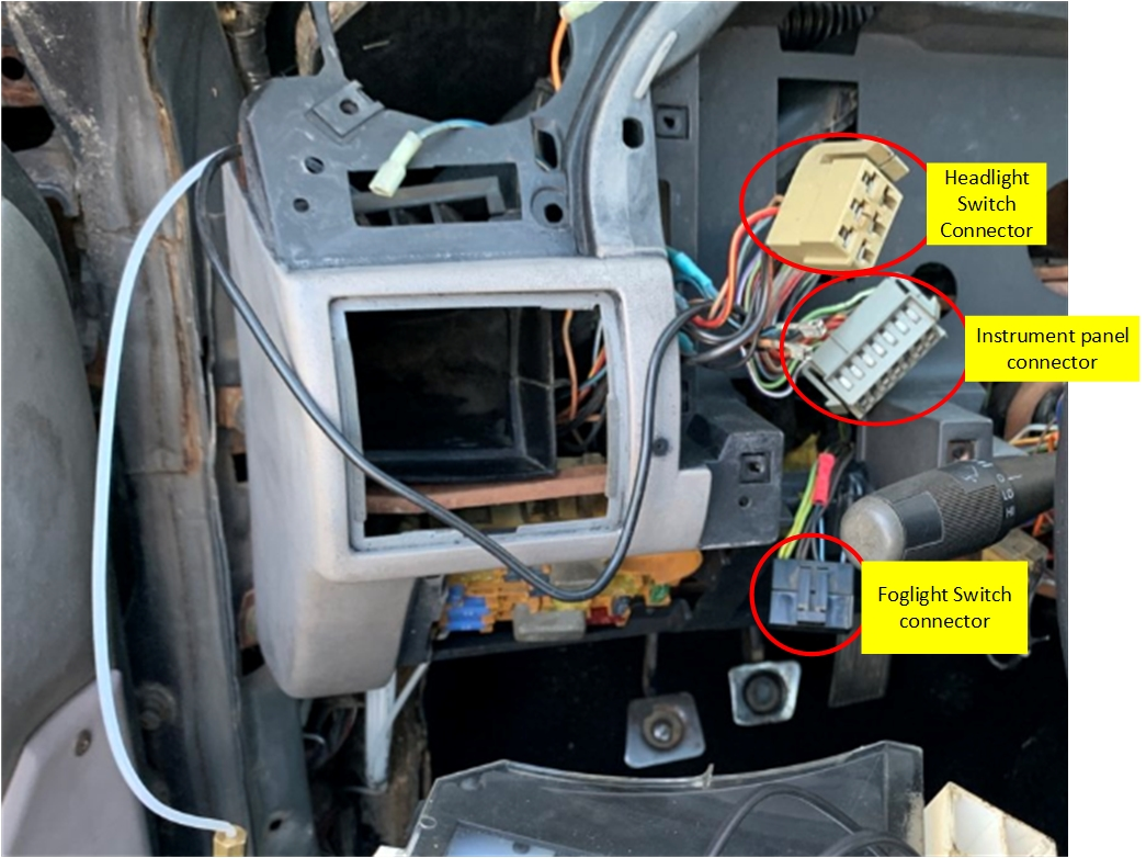 LH Instrument cluster connector.webp