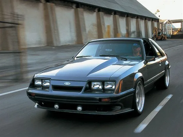 m5lp_0204_01_z%2b1986_ford_mustang%2bfront_view.webp