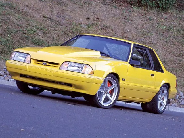 m5lp_0406_01_z+1991_ford_mustang+front_view.webp