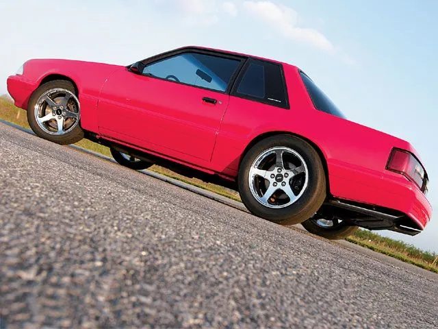 m5lp_0705_10_z+1992_ford_mustang_LX+rear_view.webp