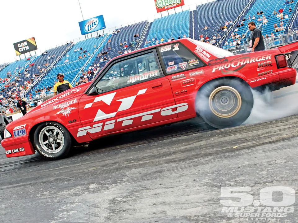 m5lp_1001_16_nmra_street_racing_super_bowlfox_coupe.webp