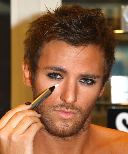 man_makeup.webp