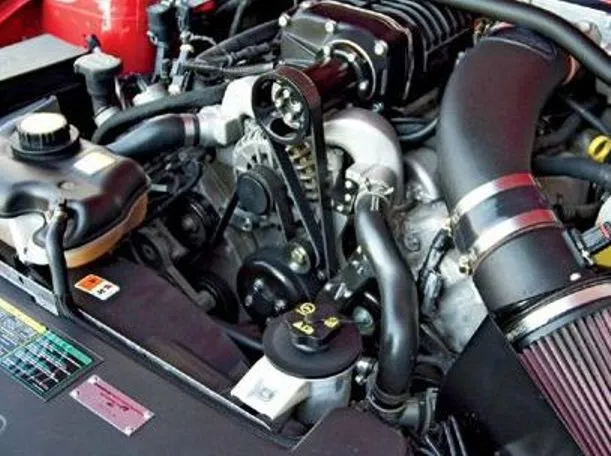 mdmp_0903_04_z+2005_stealth_r_mustang+turbocharged_engine.webp